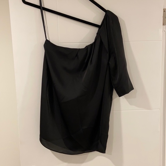 Club Monaco Black One Shoulder Top - Picture 2 of 4